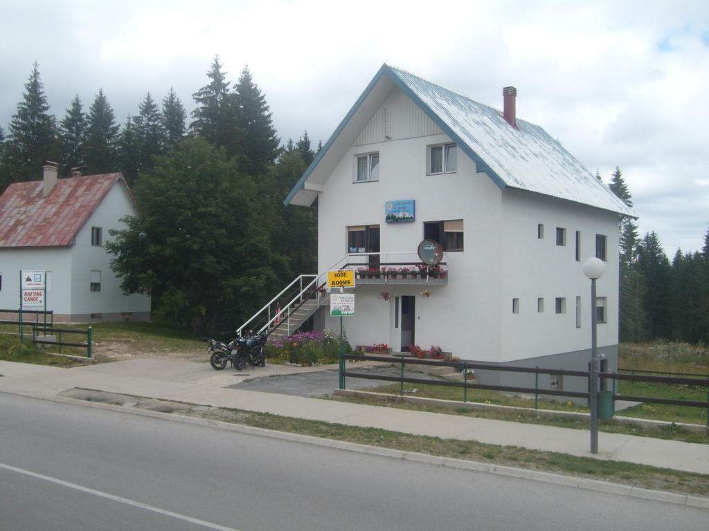 Apartments Lalovic Žabljak Стая снимка